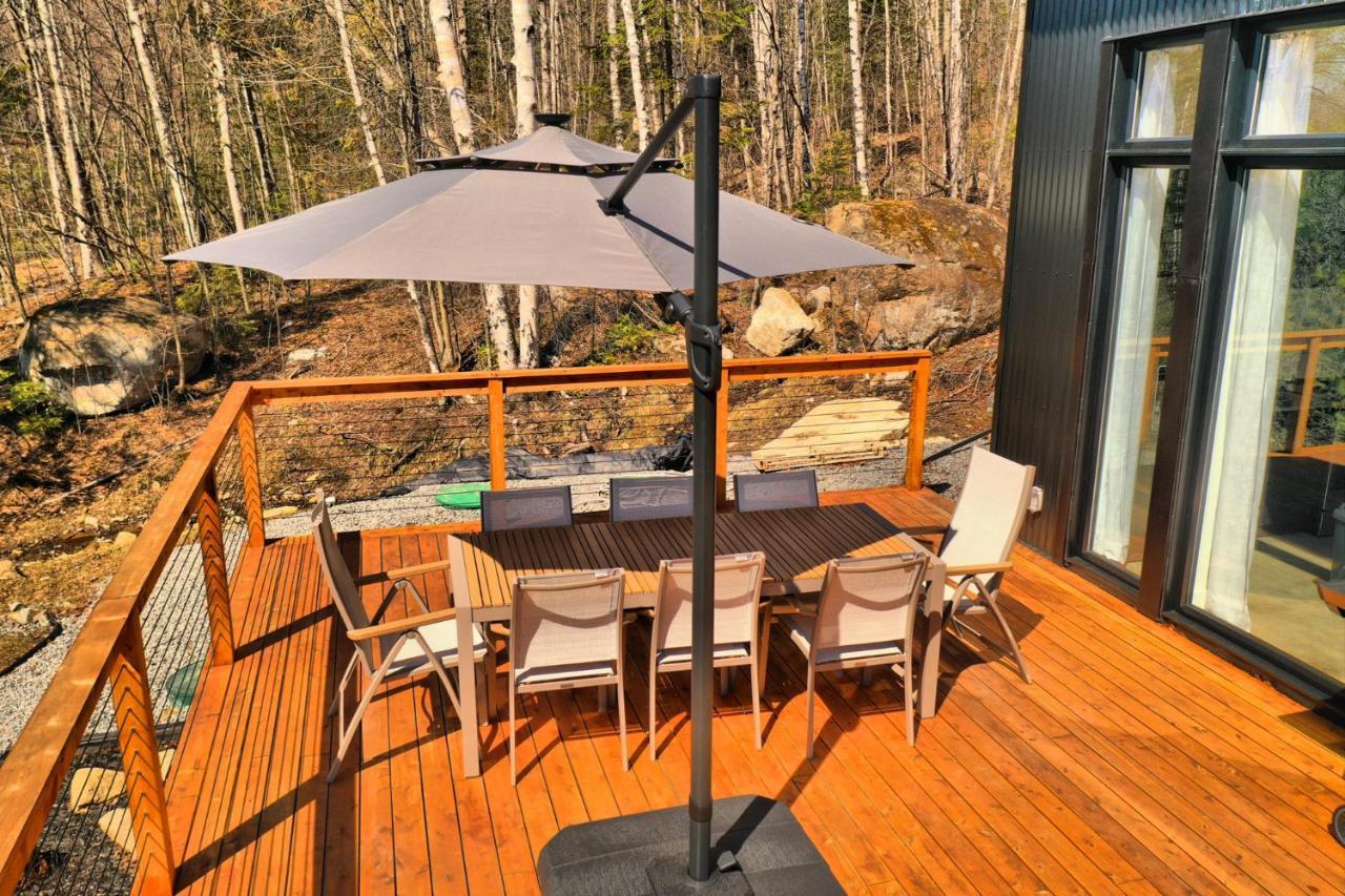 Kallm-Mont-Tremblant Chalet With Hot Tub, Pond & Beach On Private 7Acre Estate Lac-Superieur Eksteriør billede
