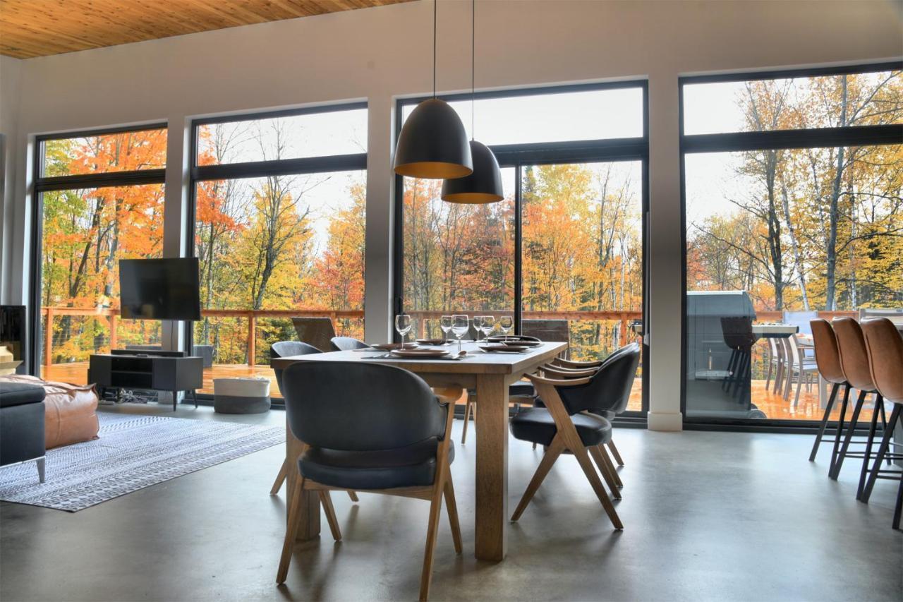 Kallm-Mont-Tremblant Chalet With Hot Tub, Pond & Beach On Private 7Acre Estate Lac-Superieur Eksteriør billede