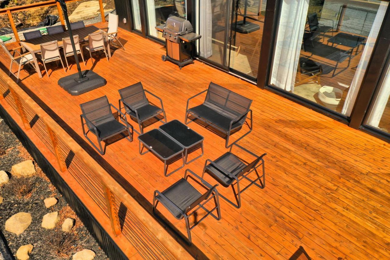 Kallm-Mont-Tremblant Chalet With Hot Tub, Pond & Beach On Private 7Acre Estate Lac-Superieur Eksteriør billede