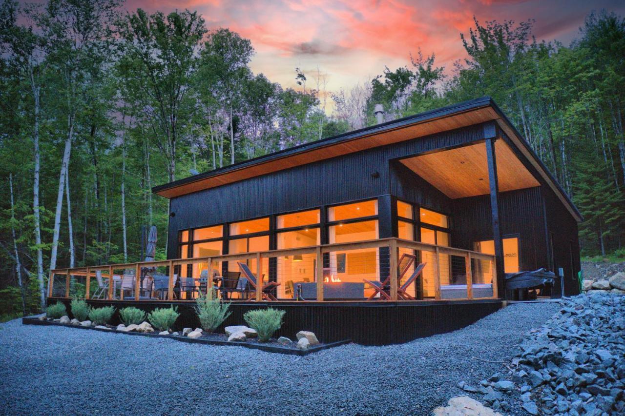 Kallm-Mont-Tremblant Chalet With Hot Tub, Pond & Beach On Private 7Acre Estate Lac-Superieur Eksteriør billede