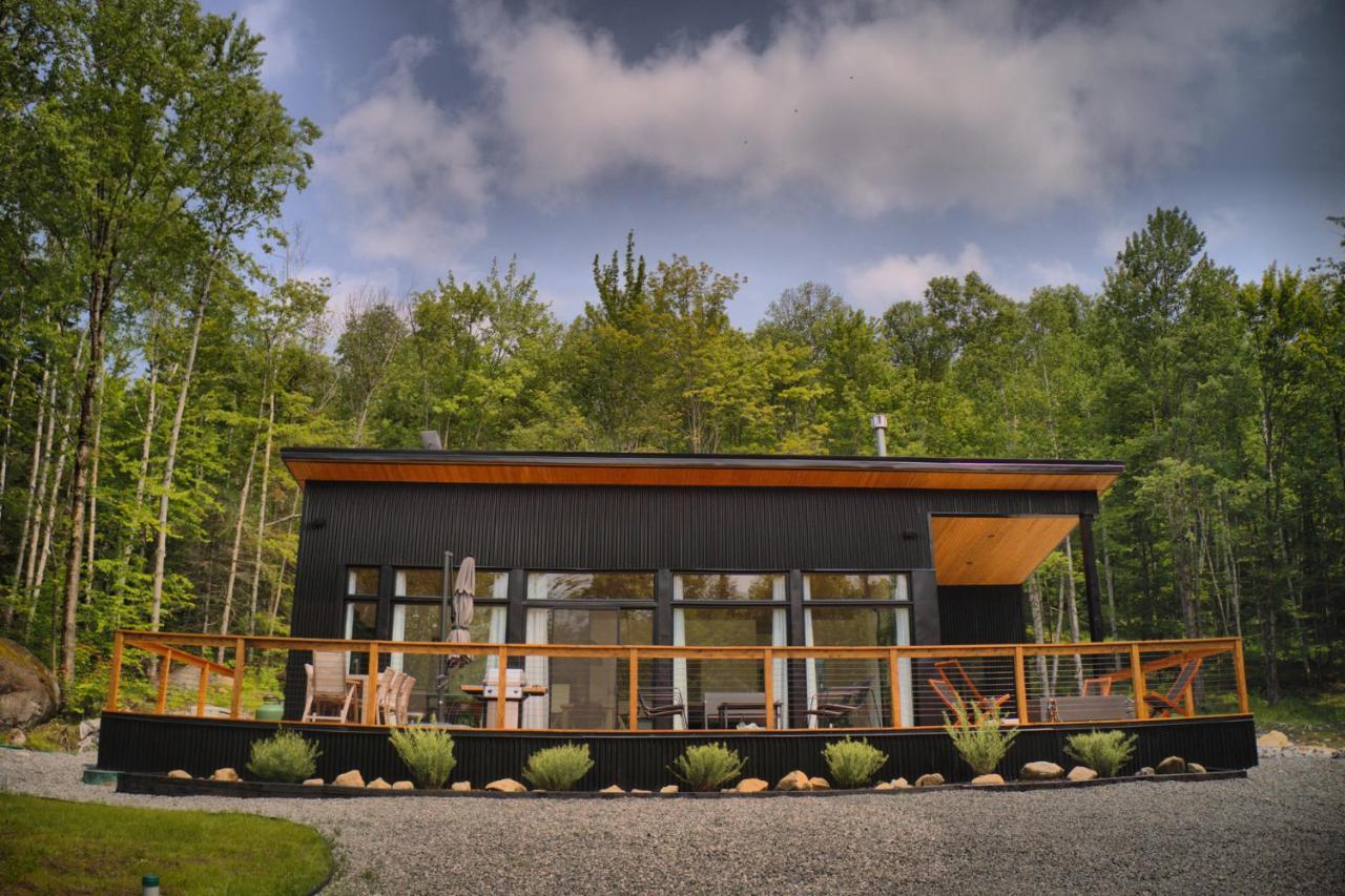 Kallm-Mont-Tremblant Chalet With Hot Tub, Pond & Beach On Private 7Acre Estate Lac-Superieur Eksteriør billede
