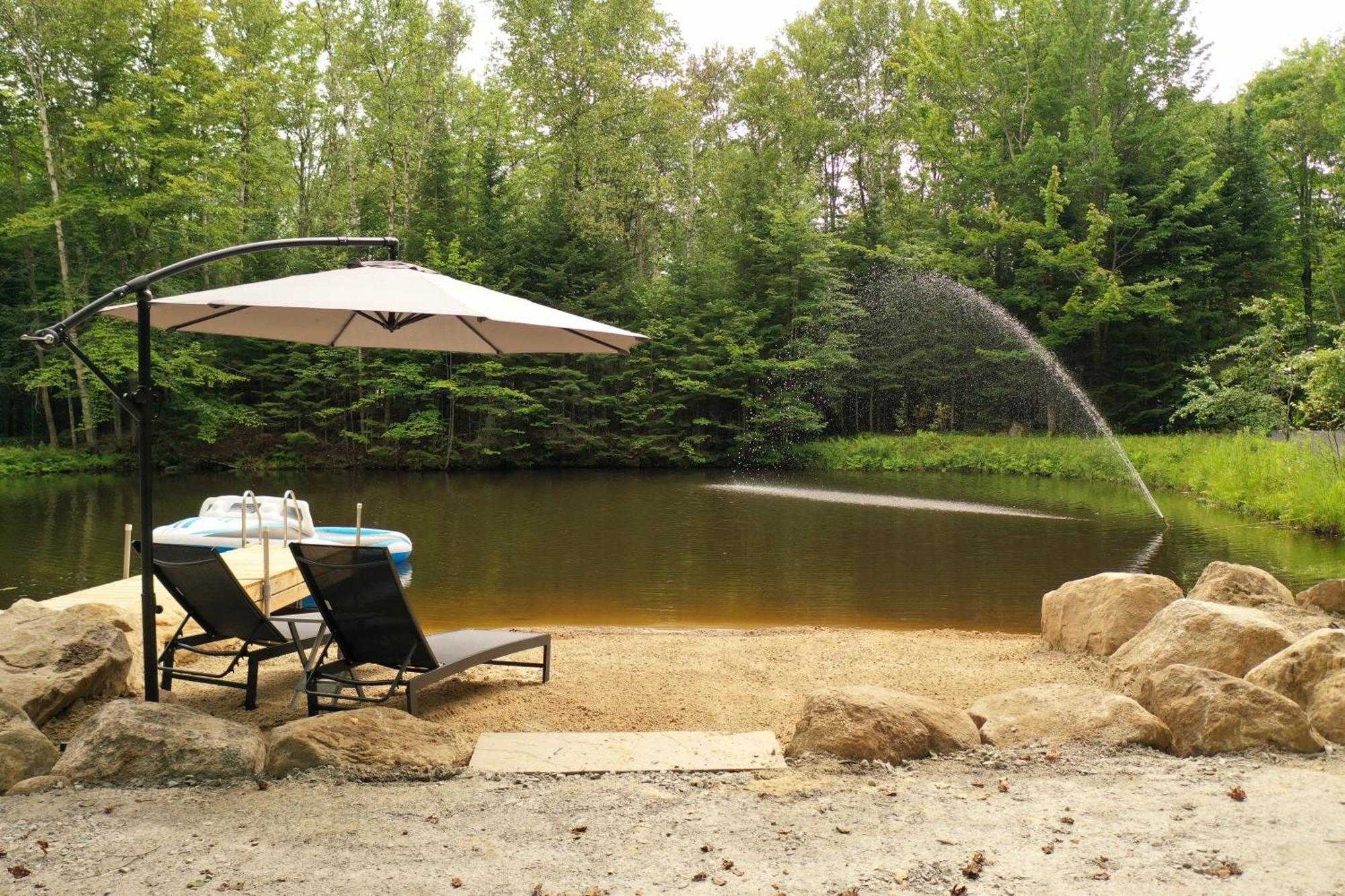 Kallm-Mont-Tremblant Chalet With Hot Tub, Pond & Beach On Private 7Acre Estate Lac-Superieur Eksteriør billede